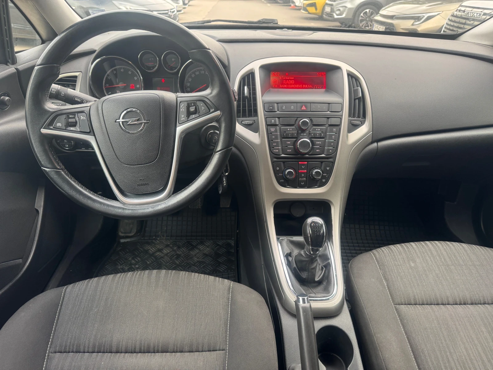 Opel Astra 1.4 LPG фабрична, снимка 11 - Автомобили и джипове - 54878336