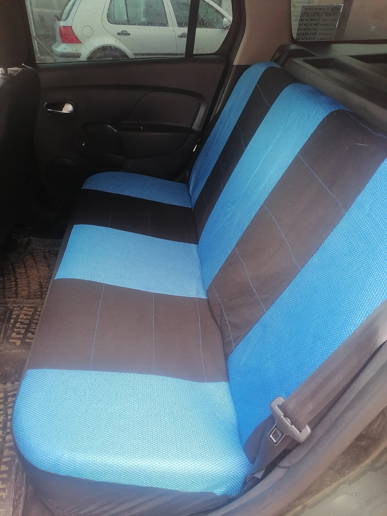 Dacia Logan 1000-GAZ, снимка 4 - Автомобили и джипове - 54976052