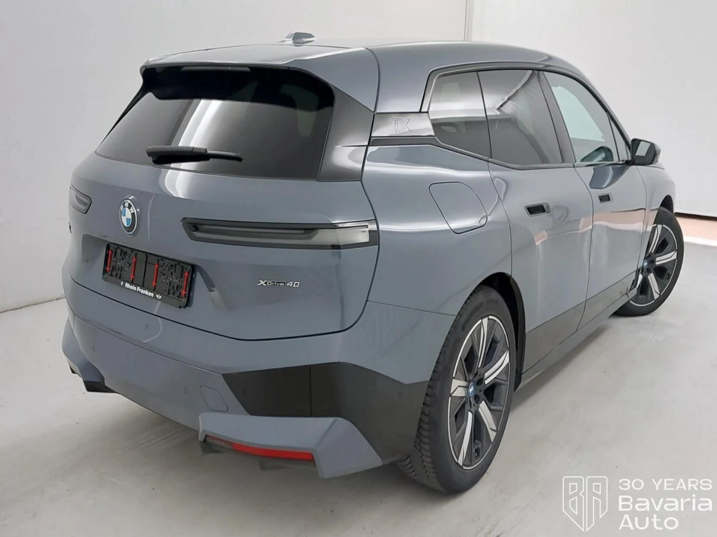 BMW iX 40 xDrive Sport, снимка 3 - Автомобили и джипове - 55447835