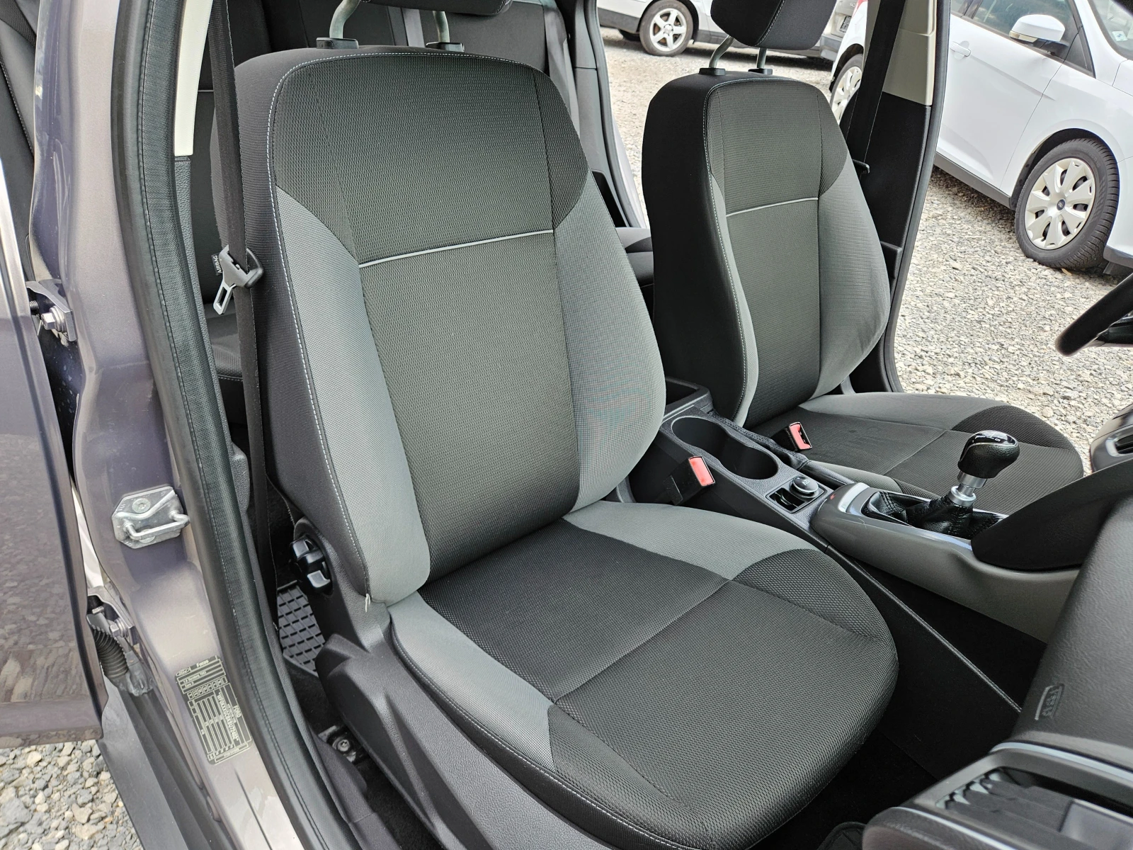Ford Focus 1.6 TDCI 95кс., снимка 13 - Автомобили и джипове - 55803868