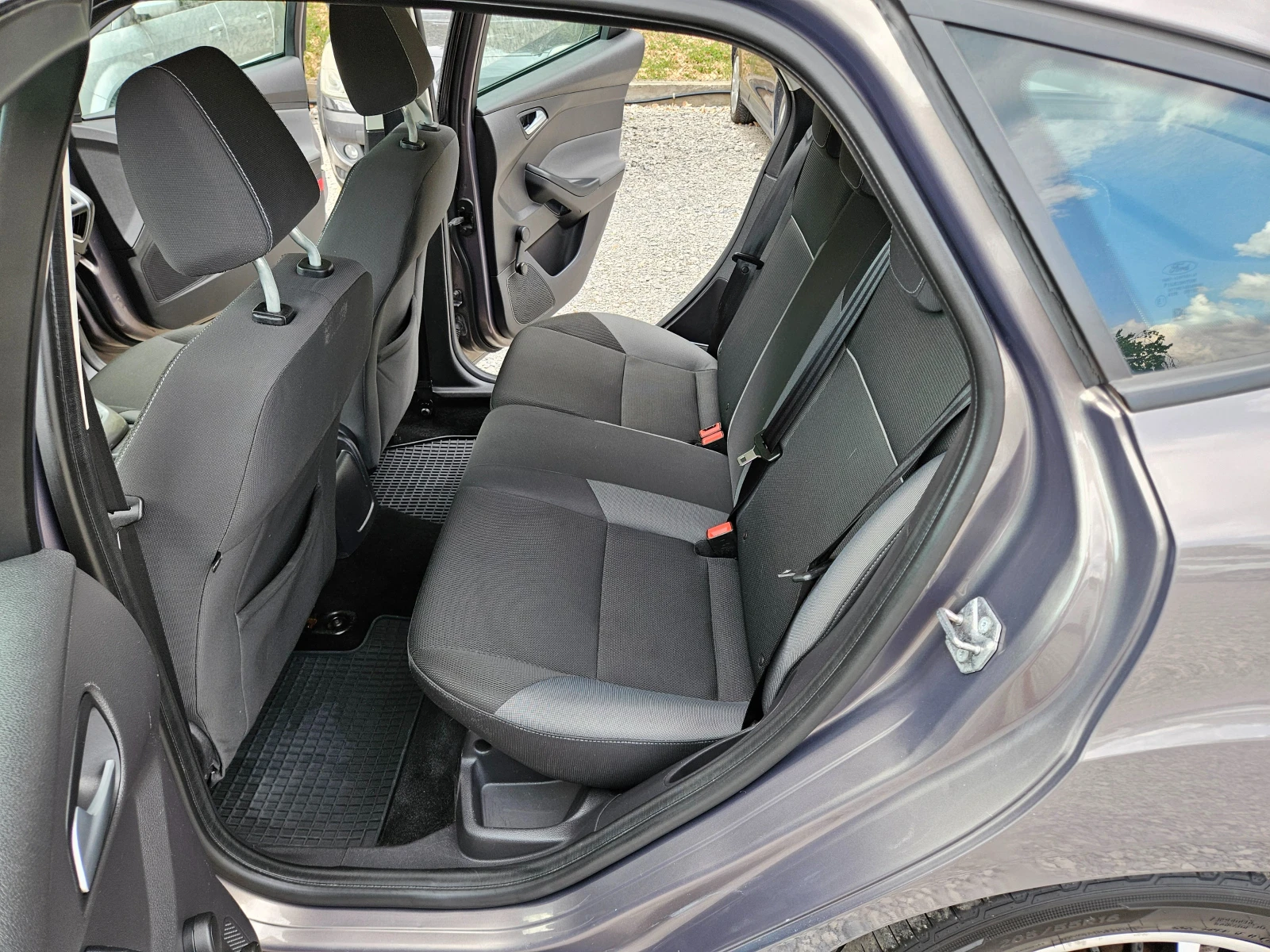 Ford Focus 1.6 TDCI 95кс., снимка 10 - Автомобили и джипове - 55803868