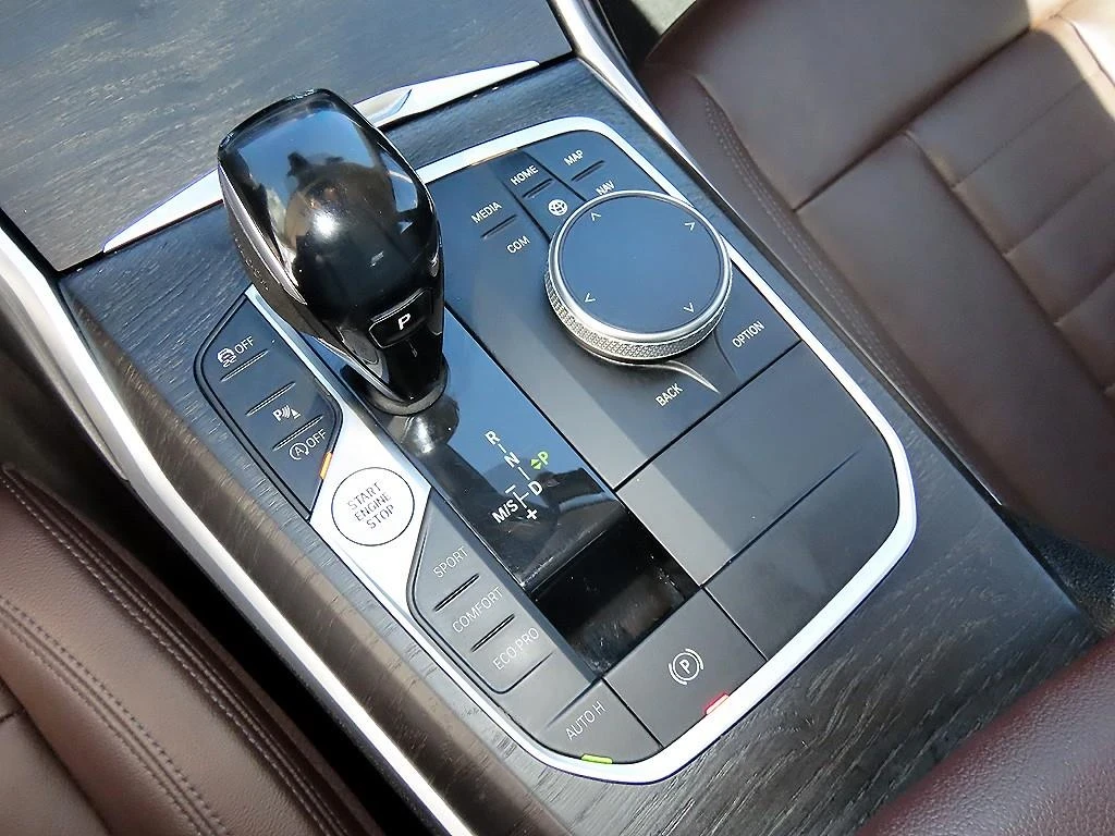 BMW 320 D * M ПАКЕТ * HEAD UP * ПАНОРАМА * ВКЛ ЗАСТРАХОВКА, снимка 9 - Автомобили и джипове - 55980523