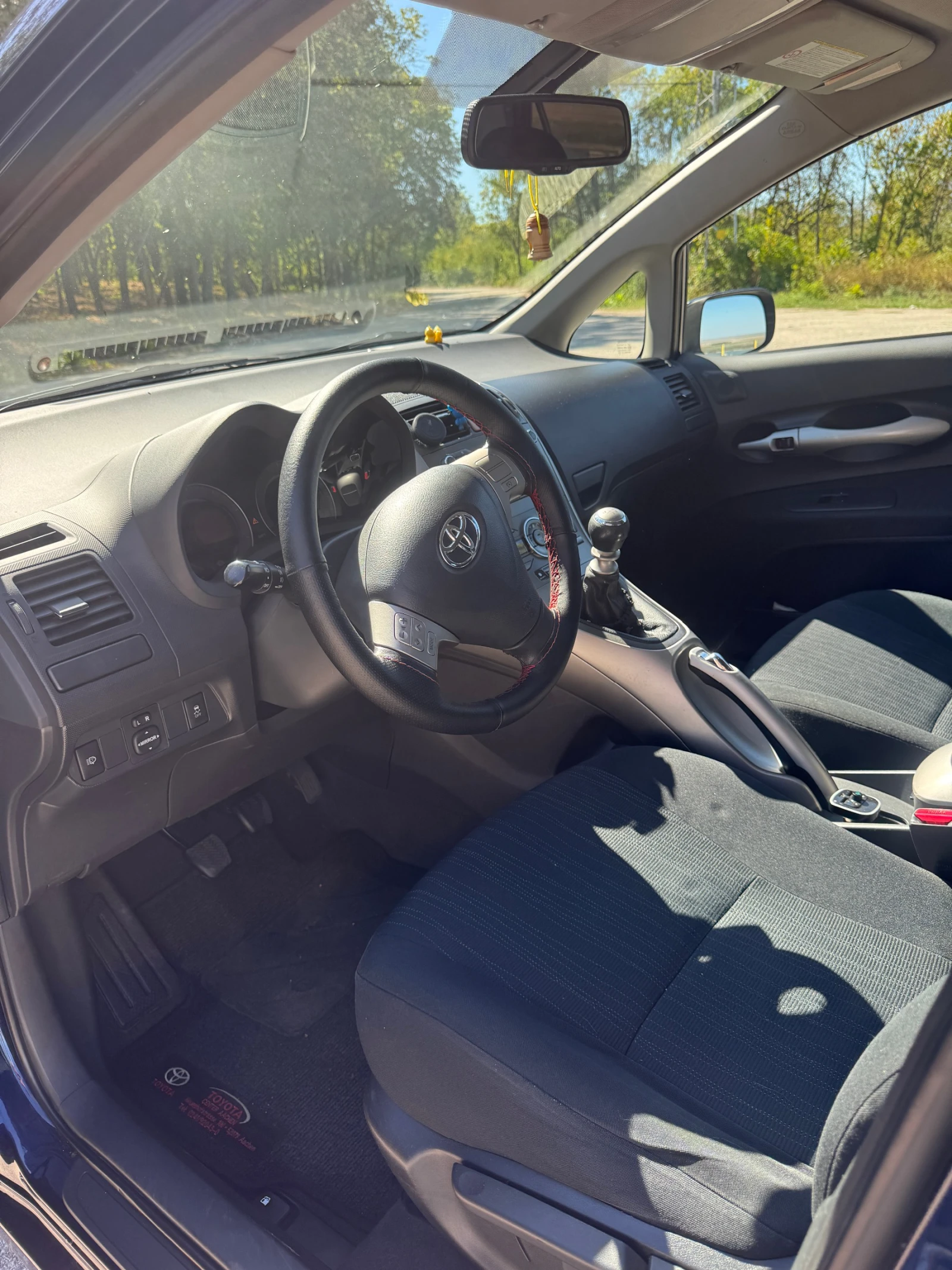 Toyota Auris 2.0 D4d Перфектна, снимка 9 - Автомобили и джипове - 56010787