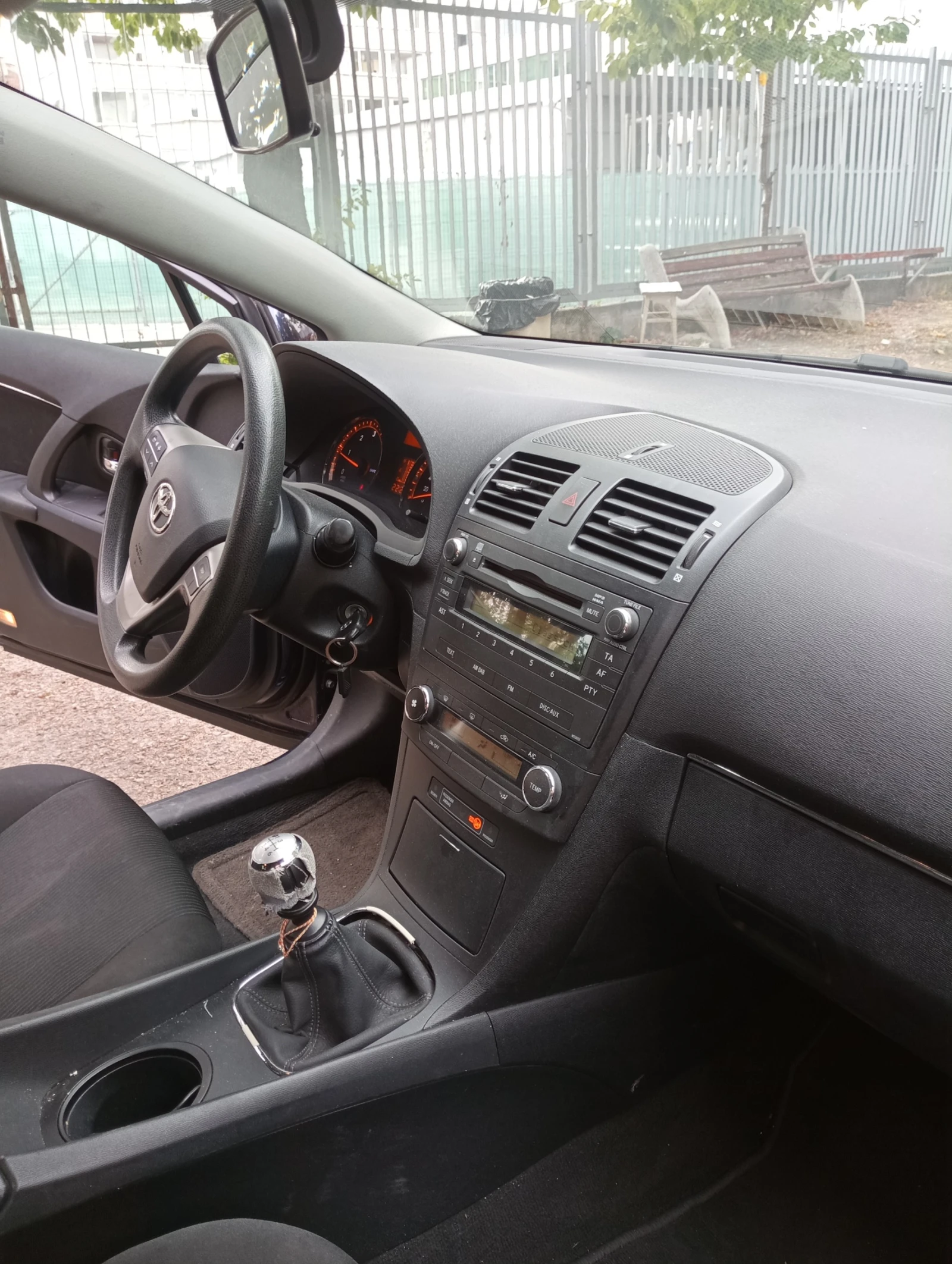 Toyota Avensis T 27, снимка 9 - Автомобили и джипове - 56149669