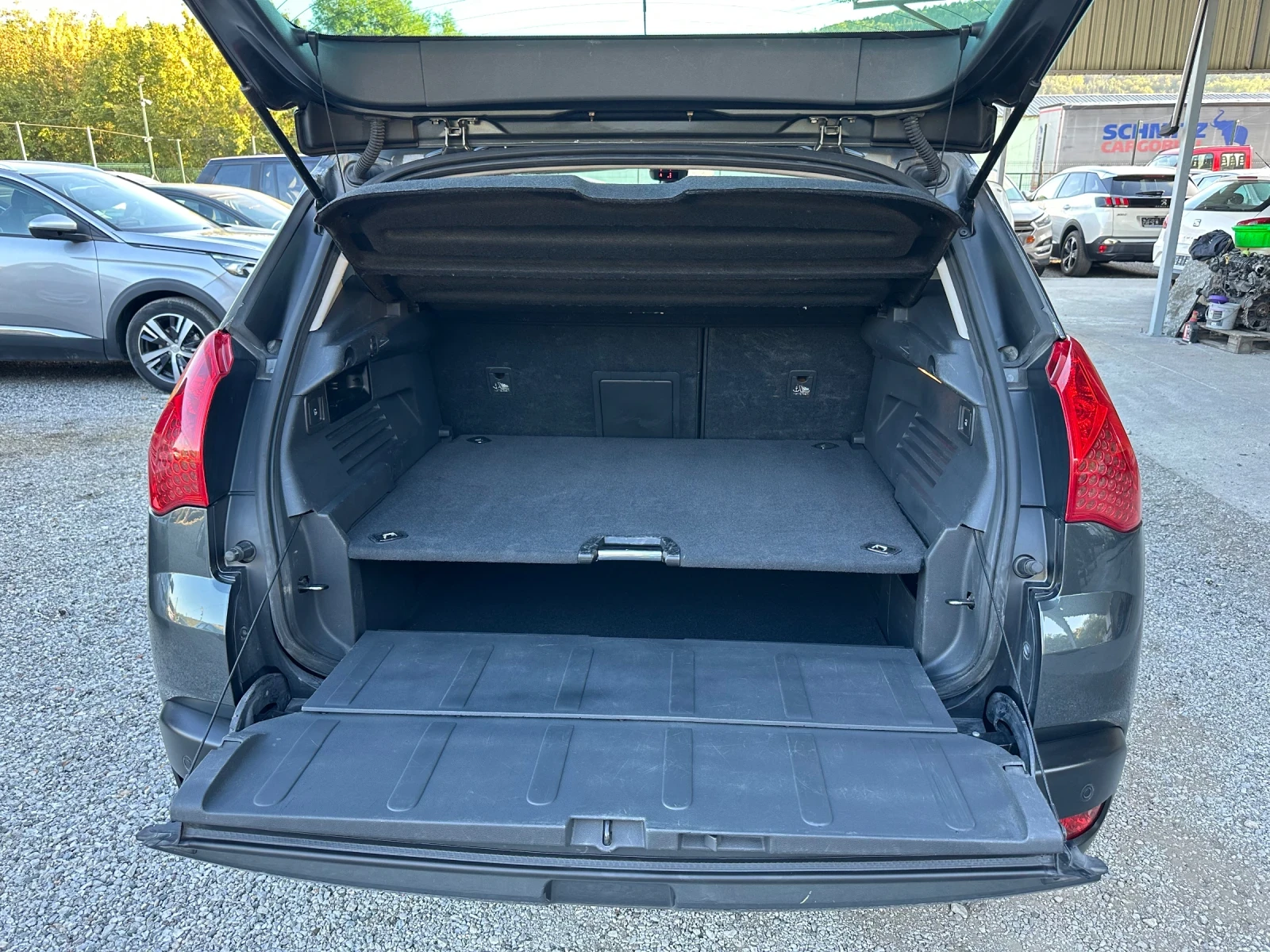 Peugeot 3008 1.6HDI-112к.с-КЛИМАТРОНИК, снимка 14 - Автомобили и джипове - 56158799