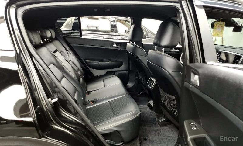 Kia Sportage, снимка 12 - Автомобили и джипове - 53079444