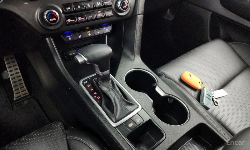 Kia Sportage, снимка 9 - Автомобили и джипове - 53079444