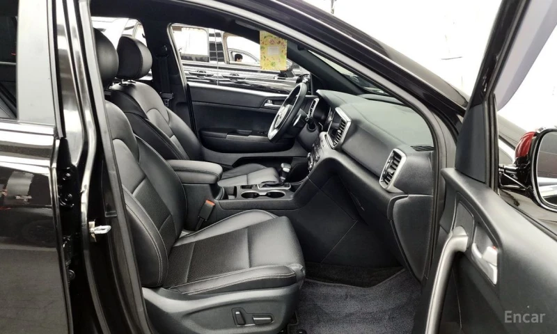 Kia Sportage, снимка 11 - Автомобили и джипове - 53079444