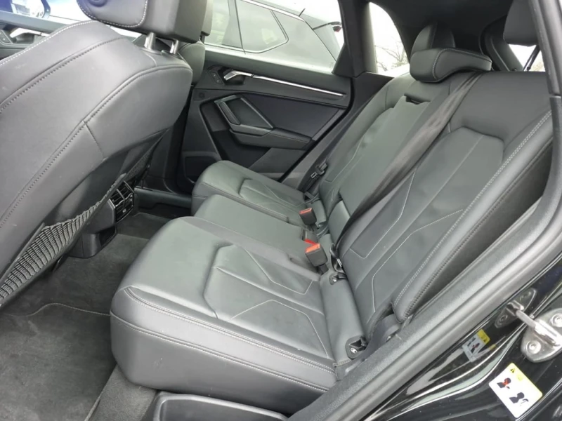 Audi Q3 * PROGRESSIV * CARFAX * БЕЗ ПЪРВОНАЧАЛНА ВНОСКА, снимка 12 - Автомобили и джипове - 53097657