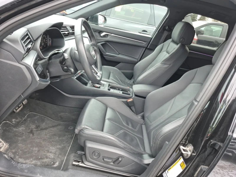 Audi Q3 * PROGRESSIV * CARFAX * БЕЗ ПЪРВОНАЧАЛНА ВНОСКА, снимка 5 - Автомобили и джипове - 53097657