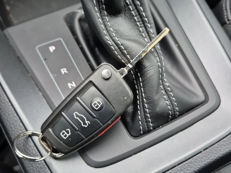 Audi Q3 * PROGRESSIV * CARFAX * БЕЗ ПЪРВОНАЧАЛНА ВНОСКА, снимка 8 - Автомобили и джипове - 53097657