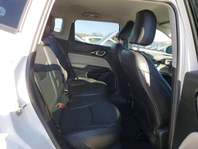 Jeep Compass 2.4l Limited, снимка 11 - Автомобили и джипове - 53347830