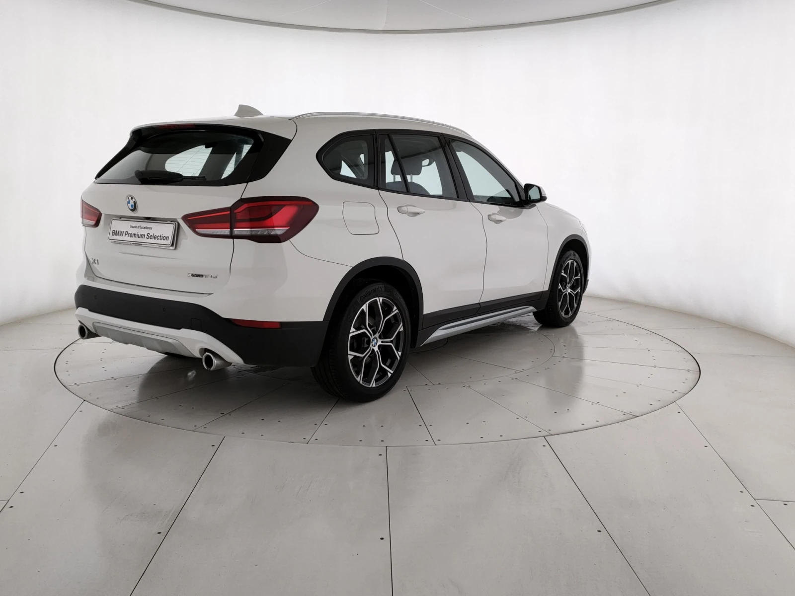 BMW X1 xDrive 18d xLine  LCI - изображение 3