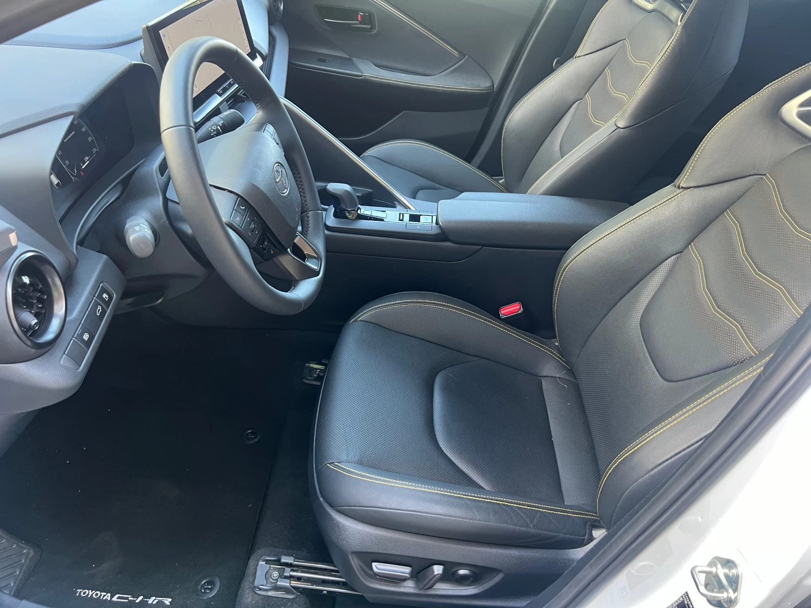 Toyota C-HR 2.0 Hybrid FULL ГАРАНЦИЯ - изображение 9