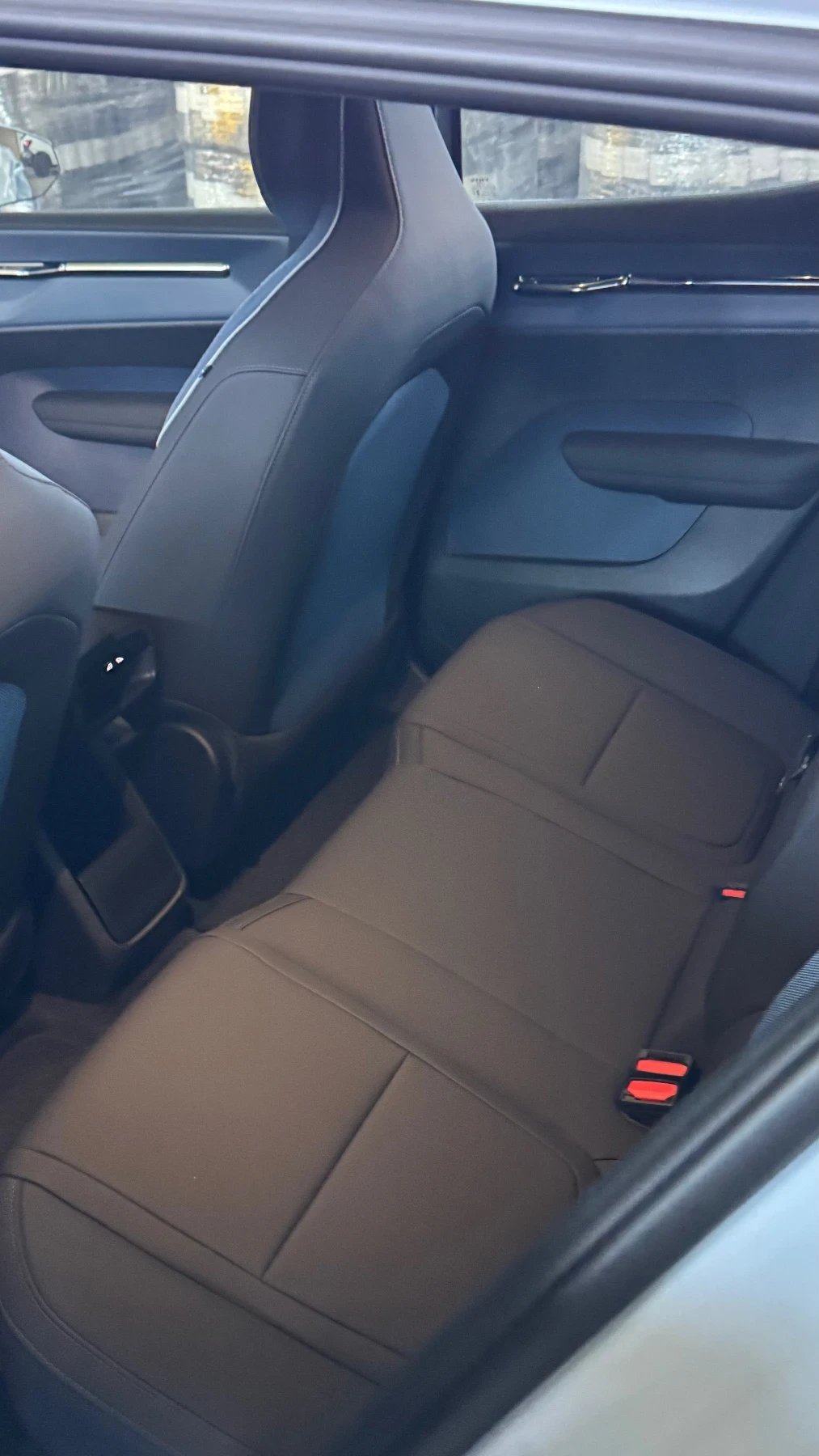 Volvo EX30 69 KW - изображение 9