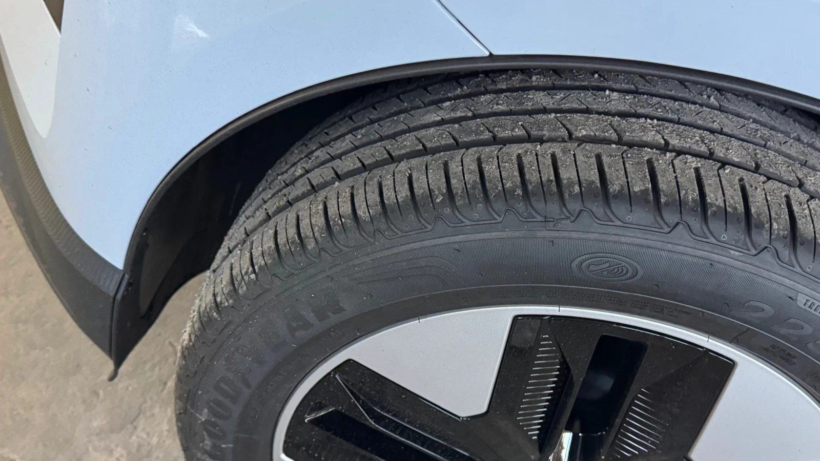 Volvo EX30 69 KW - изображение 2