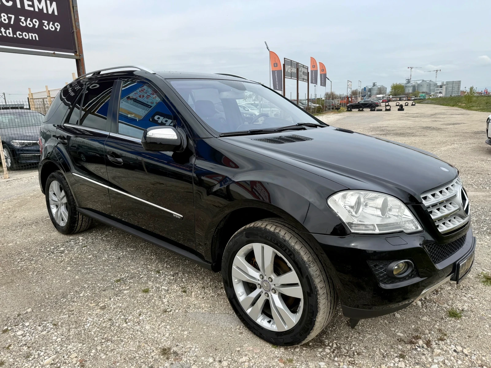 Mercedes-Benz ML 350 3.0 CDI - 4 MATIC, снимка 3 - Автомобили и джипове - 54189844