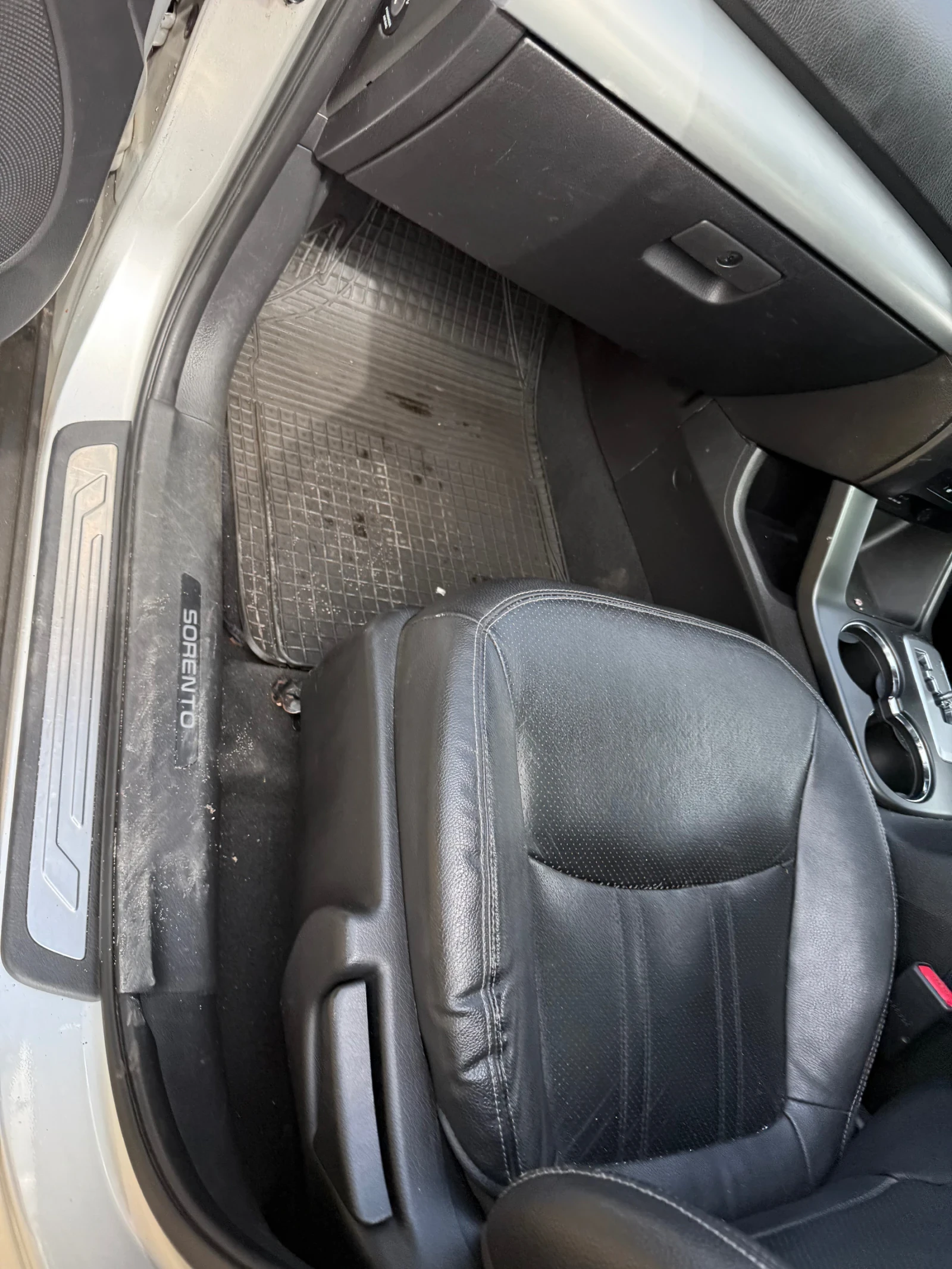 Kia Sorento 2.2 crdi auto, снимка 5 - Автомобили и джипове - 54760356