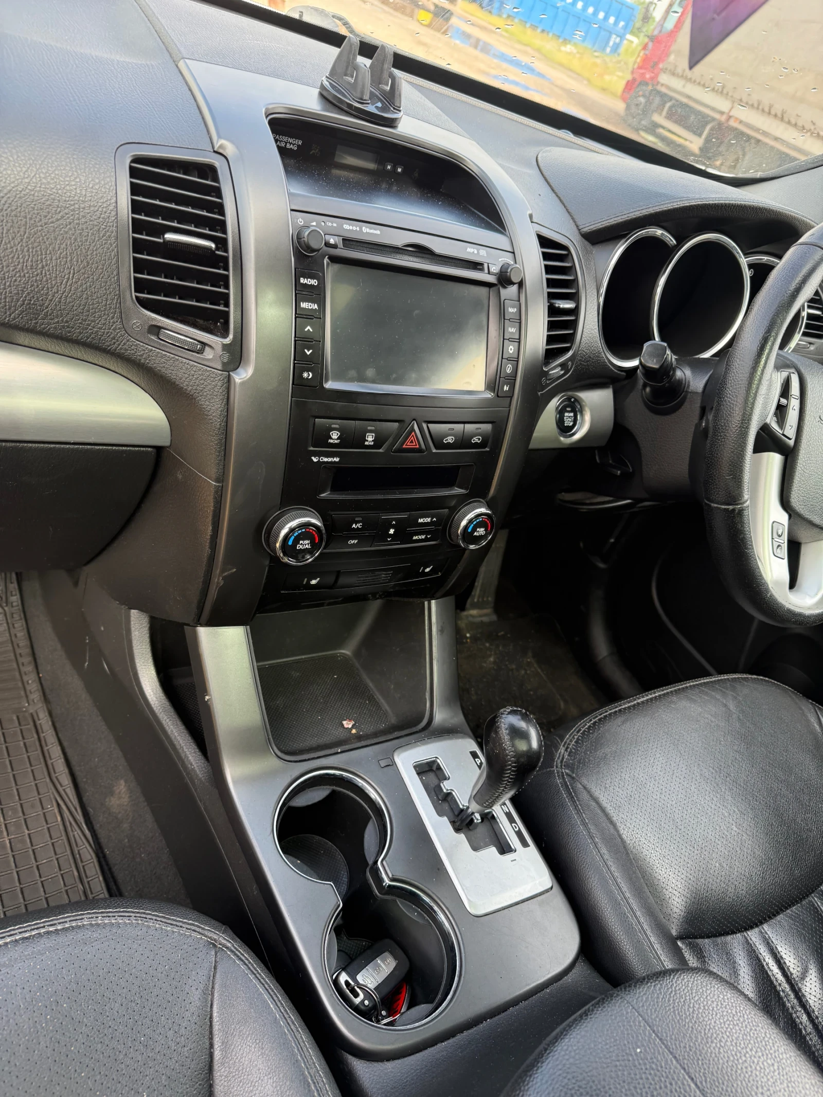 Kia Sorento 2.2 crdi auto, снимка 6 - Автомобили и джипове - 54760356