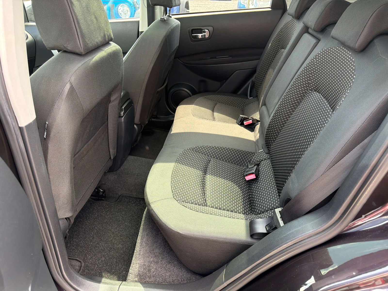 Nissan Qashqai 1.5dCi РЕАЛНИ КМ / 1 - СОБСТВЕНИК / БЕЗ РЪЖДА, снимка 7 - Автомобили и джипове - 55886105