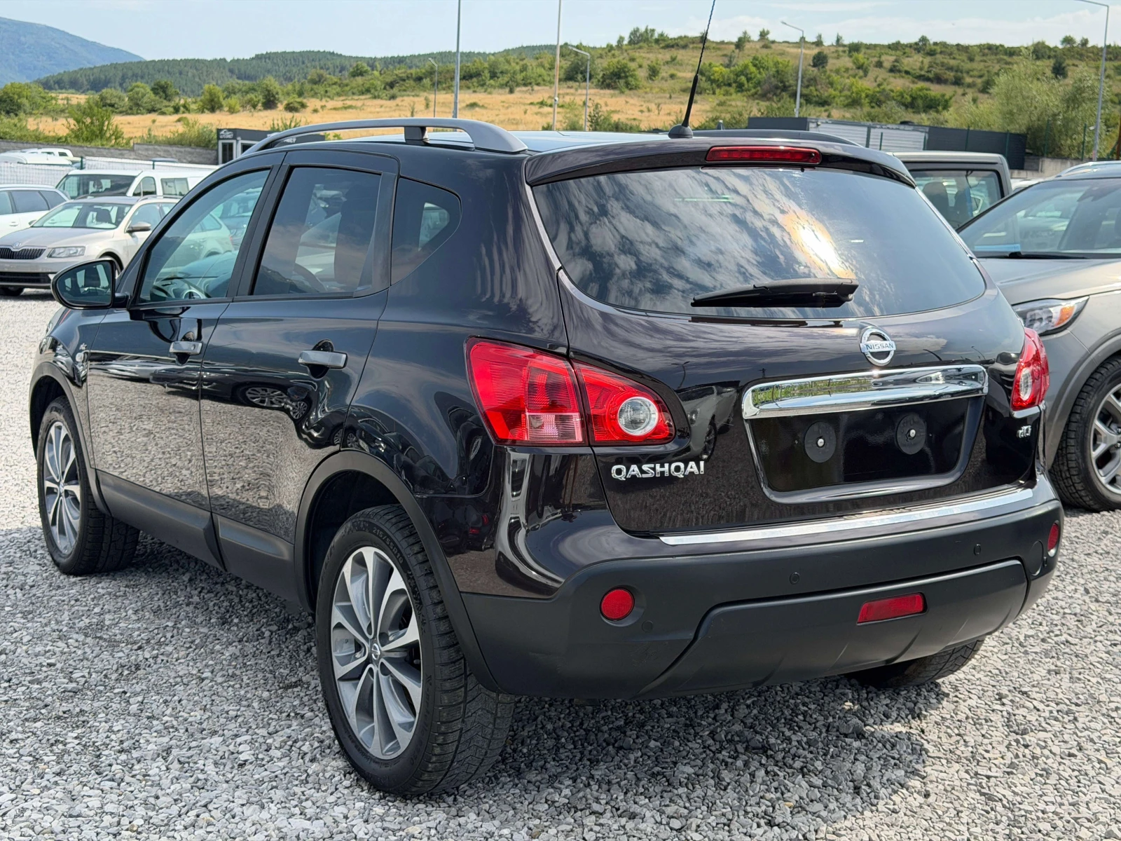 Nissan Qashqai 1.5dCi РЕАЛНИ КМ / 1 - СОБСТВЕНИК / БЕЗ РЪЖДА, снимка 4 - Автомобили и джипове - 55886105
