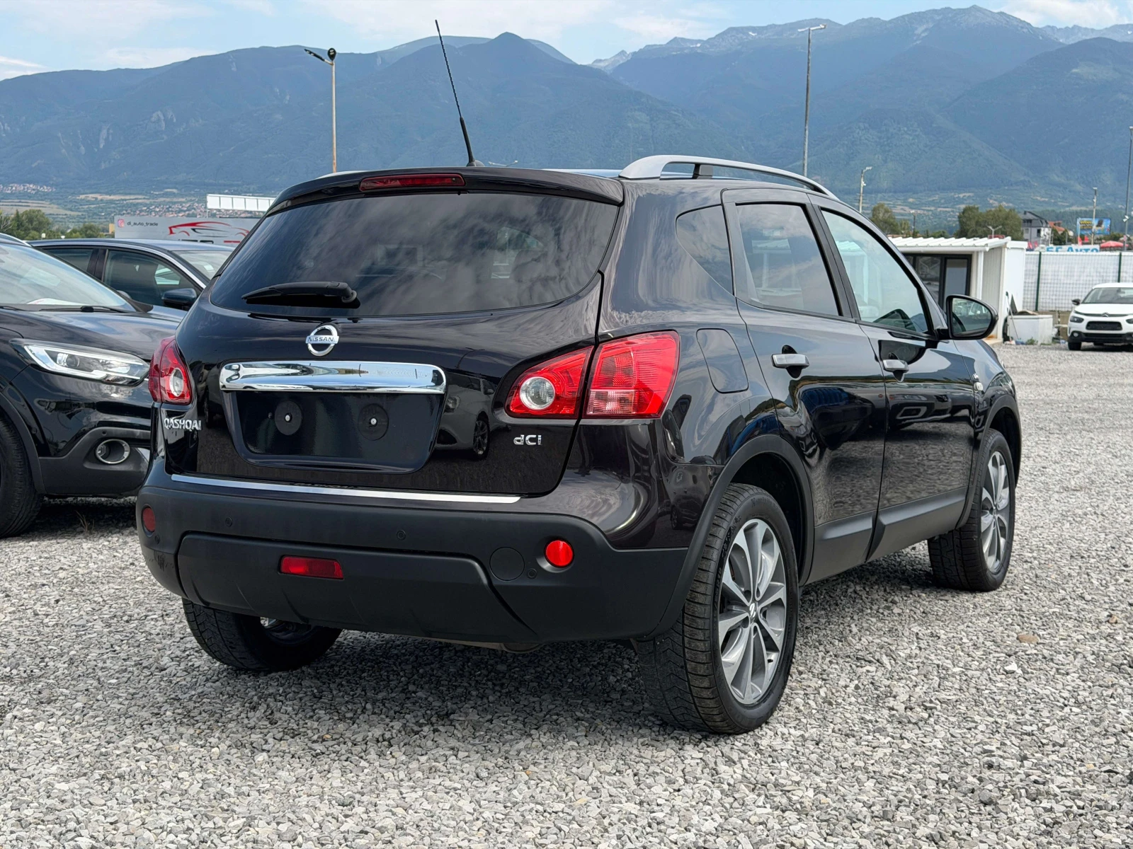 Nissan Qashqai 1.5dCi РЕАЛНИ КМ / 1 - СОБСТВЕНИК / БЕЗ РЪЖДА, снимка 3 - Автомобили и джипове - 55886105