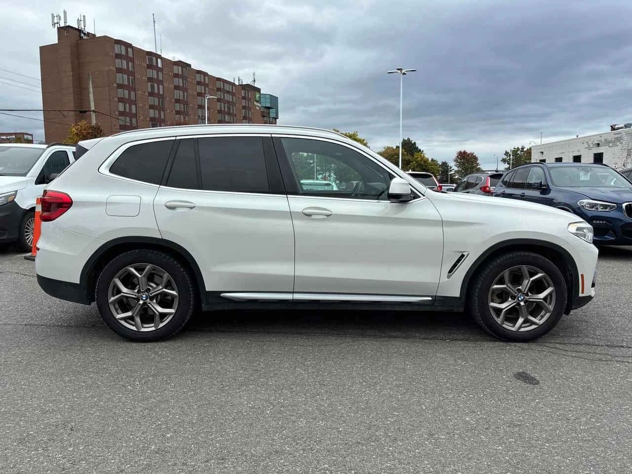 BMW X3 xDrive30e | CARFAX | OT ПРЕДСТАВИТЕЛСТВО НА BMW, снимка 4 - Автомобили и джипове - 56265985
