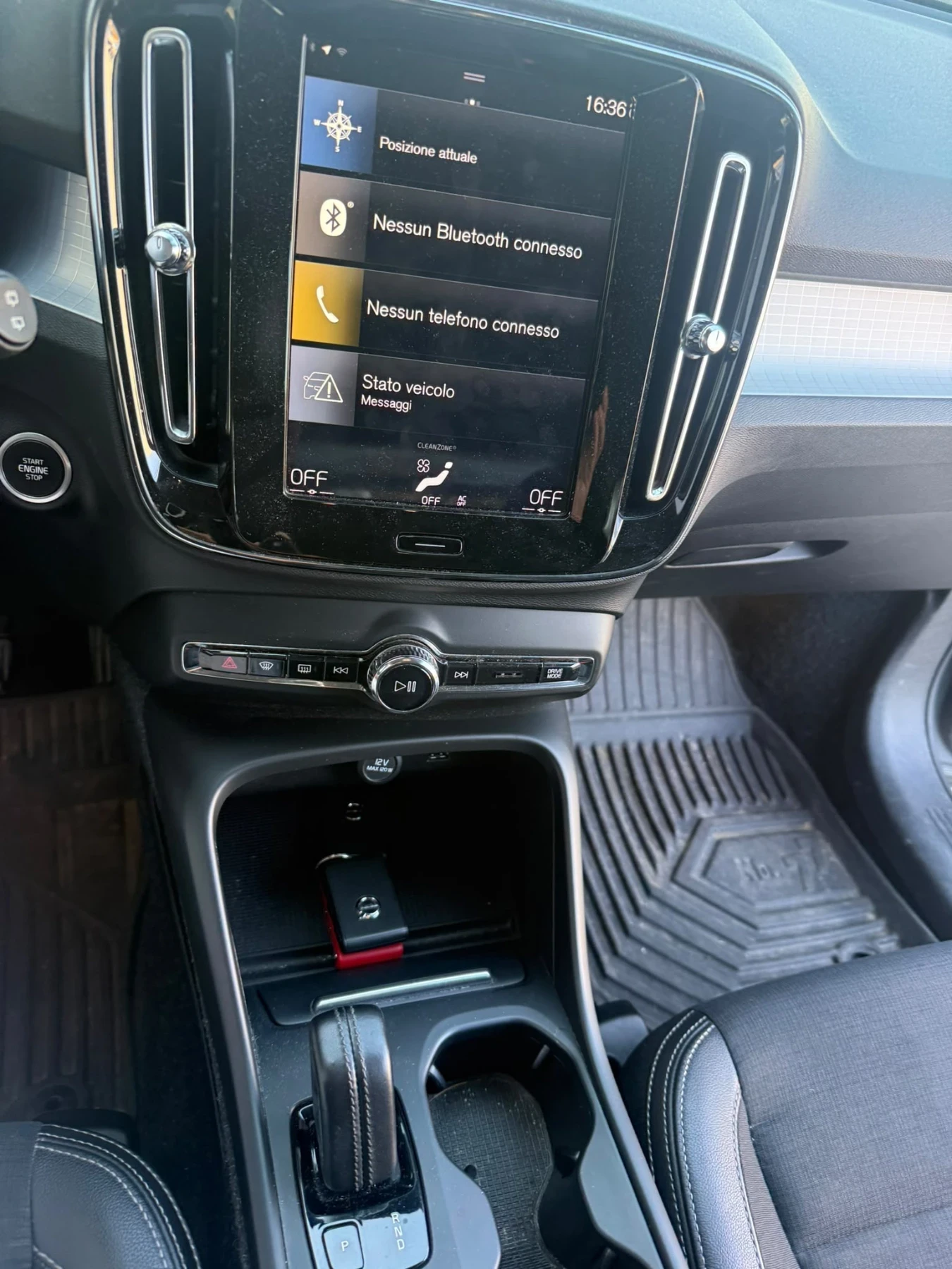 Volvo XC40 (КАТО НОВА)^(4х4)^(R-DESIGN), снимка 13 - Автомобили и джипове - 56274517