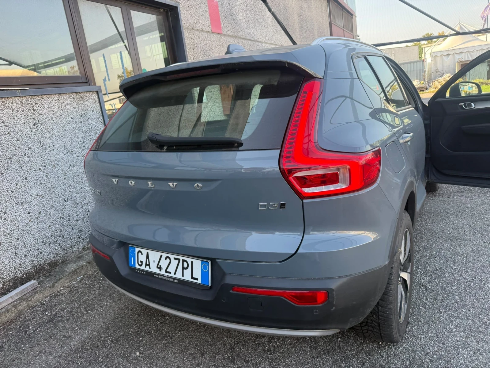 Volvo XC40 (КАТО НОВА)^(4х4)^(R-DESIGN), снимка 6 - Автомобили и джипове - 56274517