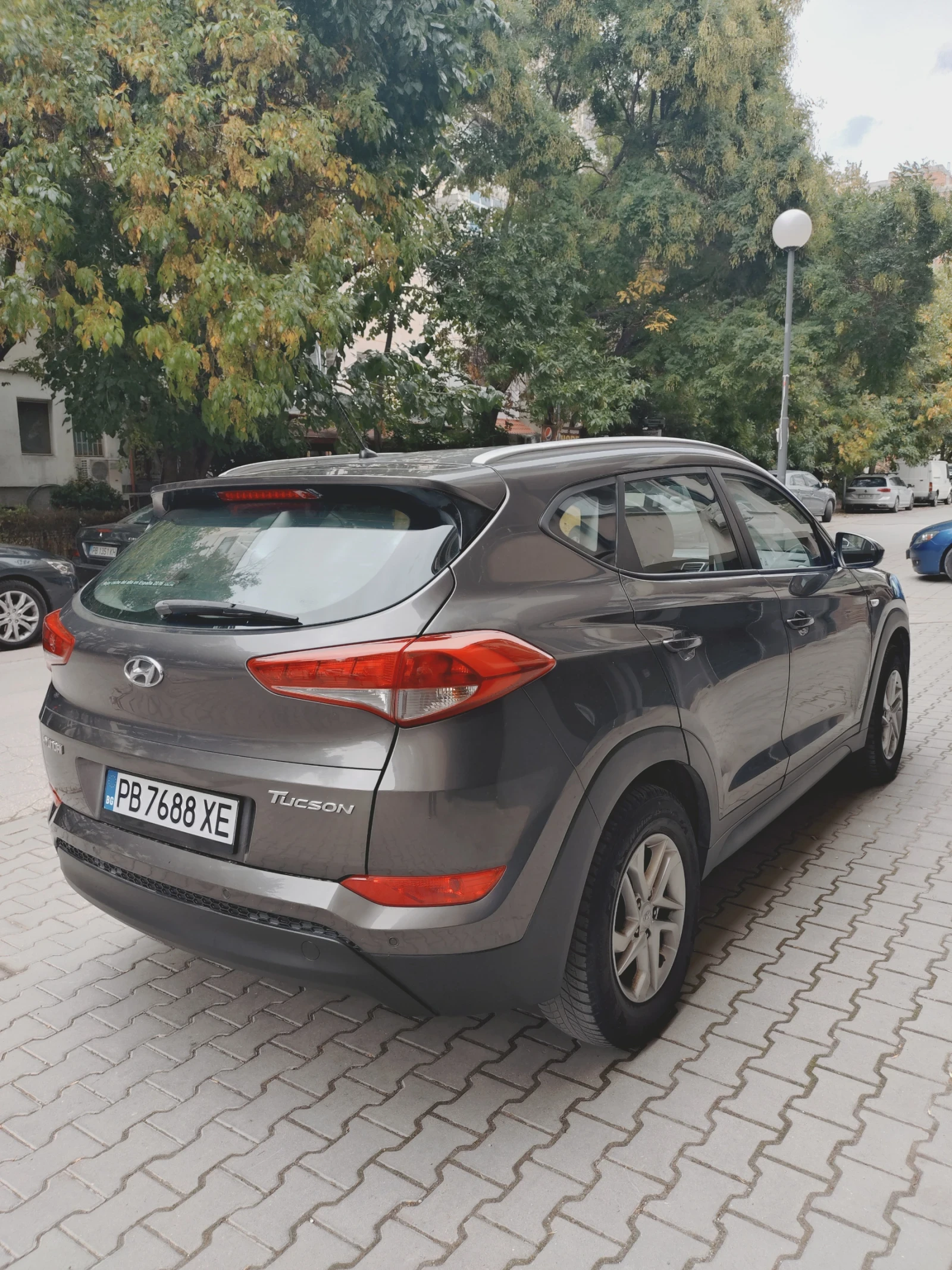 Hyundai Tucson 1.6 i, снимка 4 - Автомобили и джипове - 56317061
