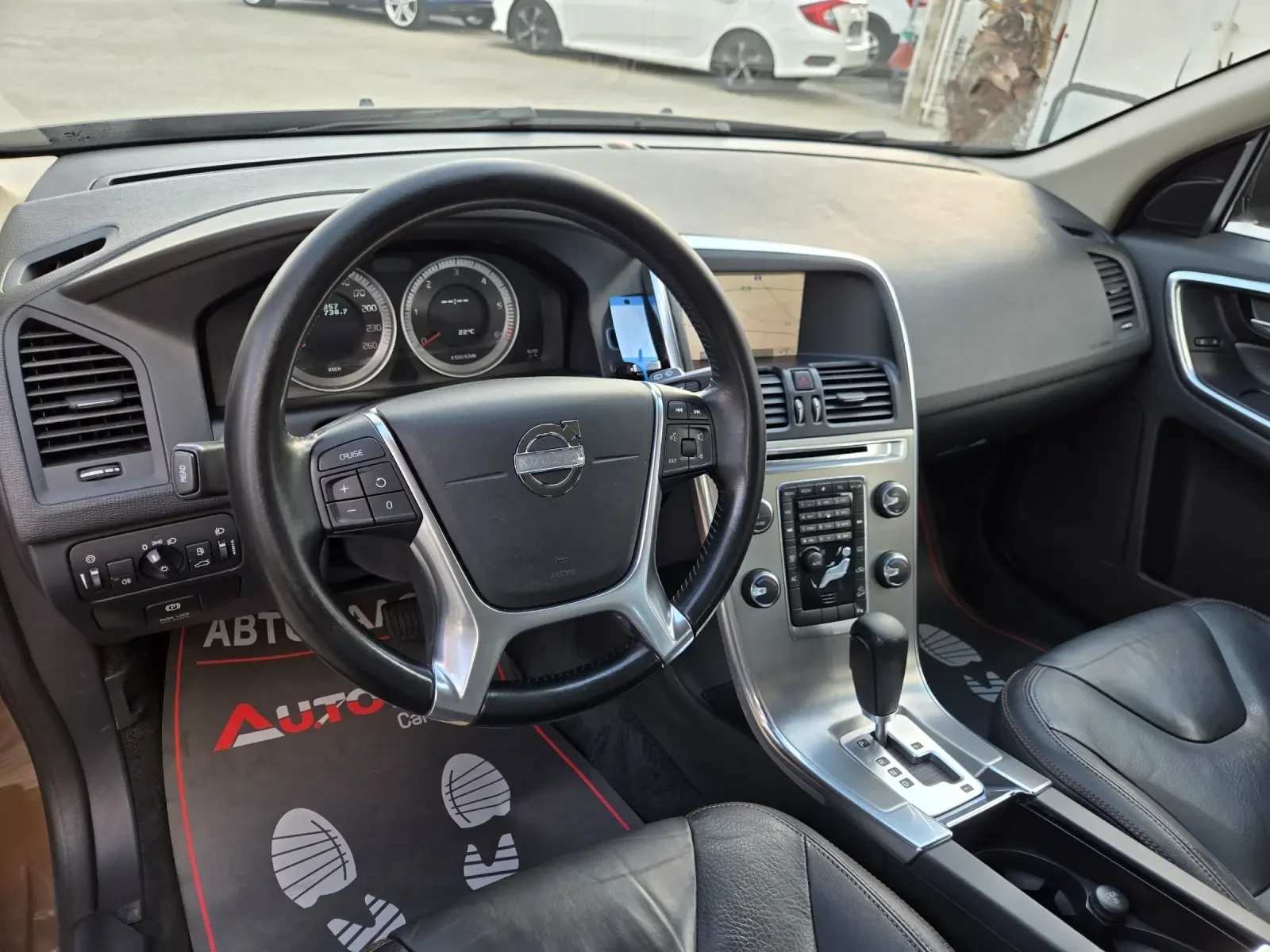 Volvo XC60 2.4D5-215кс= АВТОМАТ= 4Х4= OCEAN RACE= NAVI, снимка 8 - Автомобили и джипове - 56330994