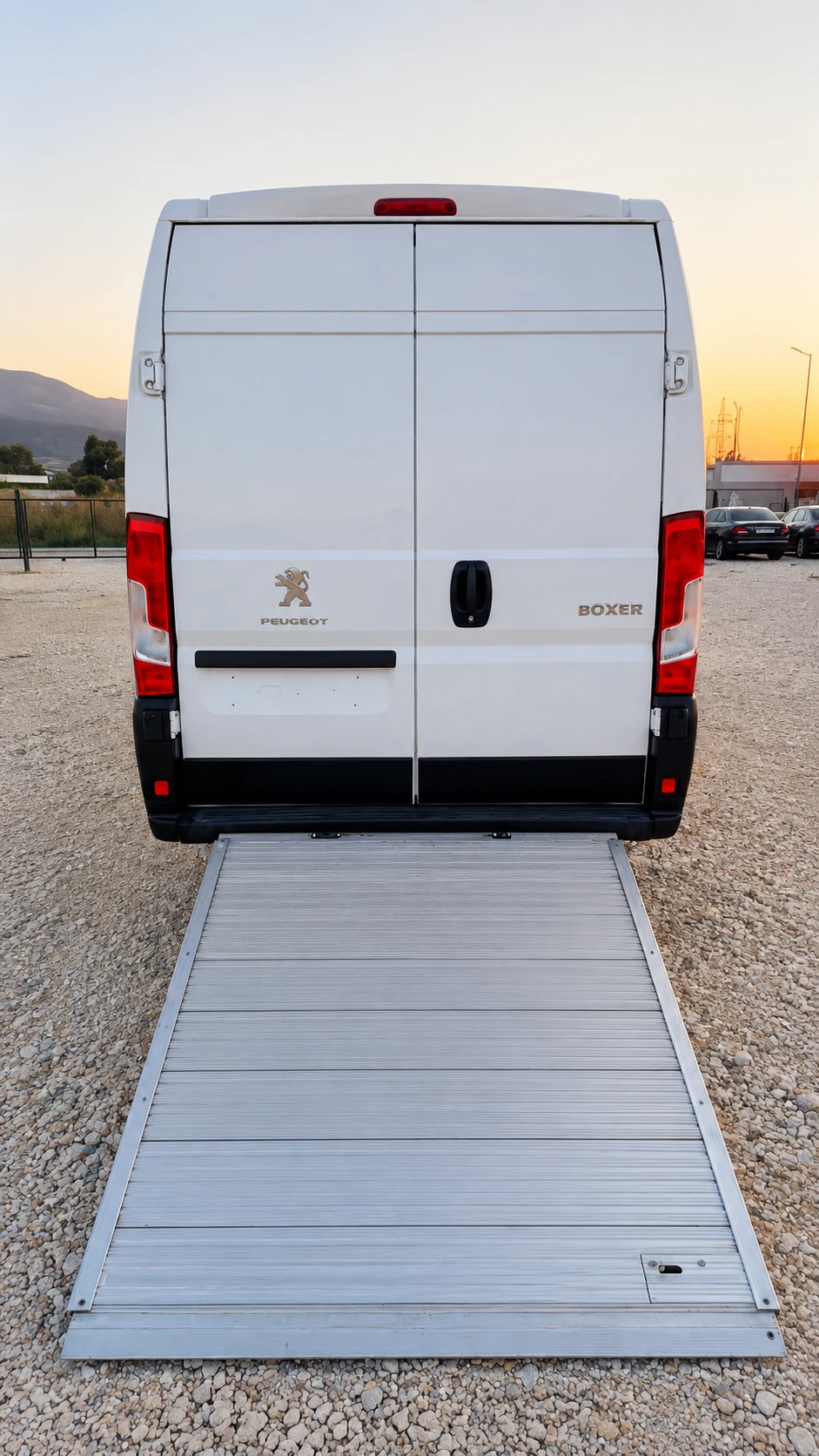 Peugeot Boxer L3H2   2.0 BlueHDi   136 к.с.   Падащ борд, снимка 9 - Бусове и автобуси - 55686399