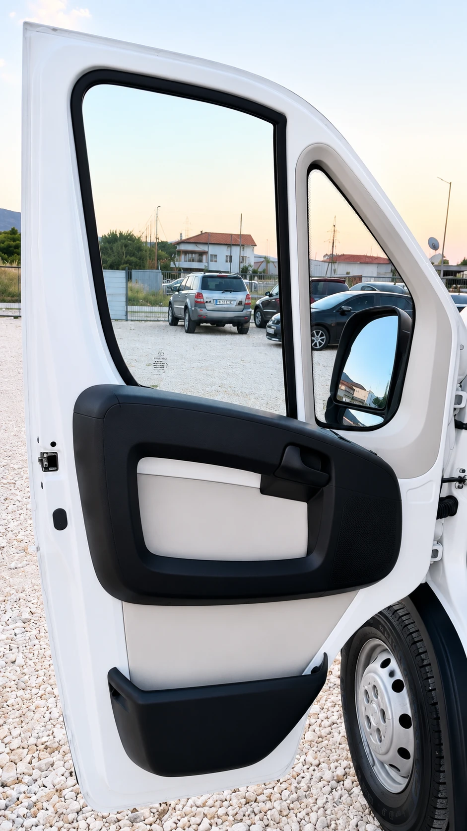 Peugeot Boxer L3H2   2.0 BlueHDi   136 к.с.   Падащ борд, снимка 10 - Бусове и автобуси - 55686399