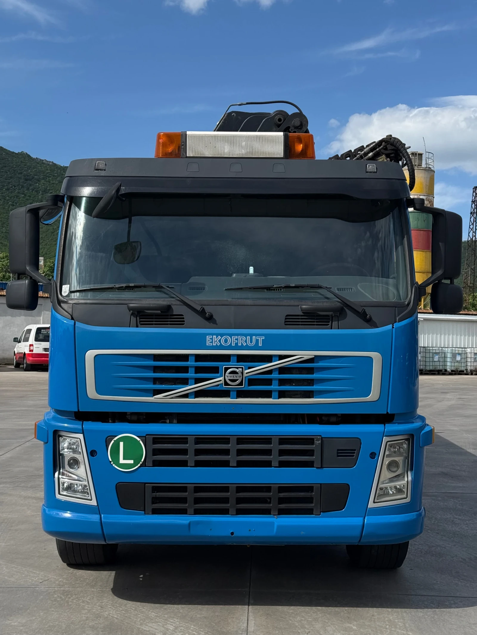 Volvo Fm 6x4R-440 с кран, снимка 3 - Камиони - 52938110