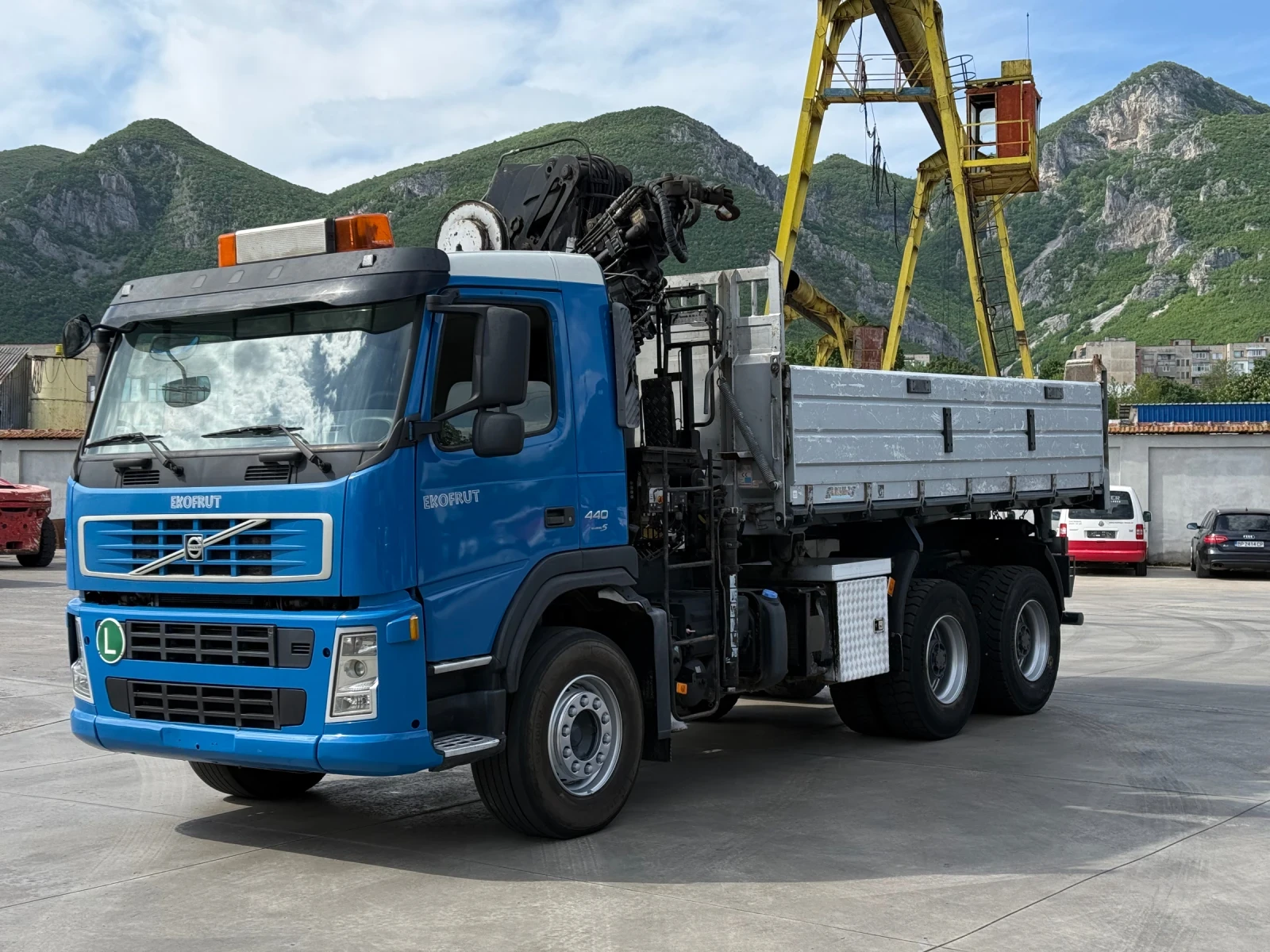 Volvo Fm 6x4R-440 с кран, снимка 11 - Камиони - 52938110