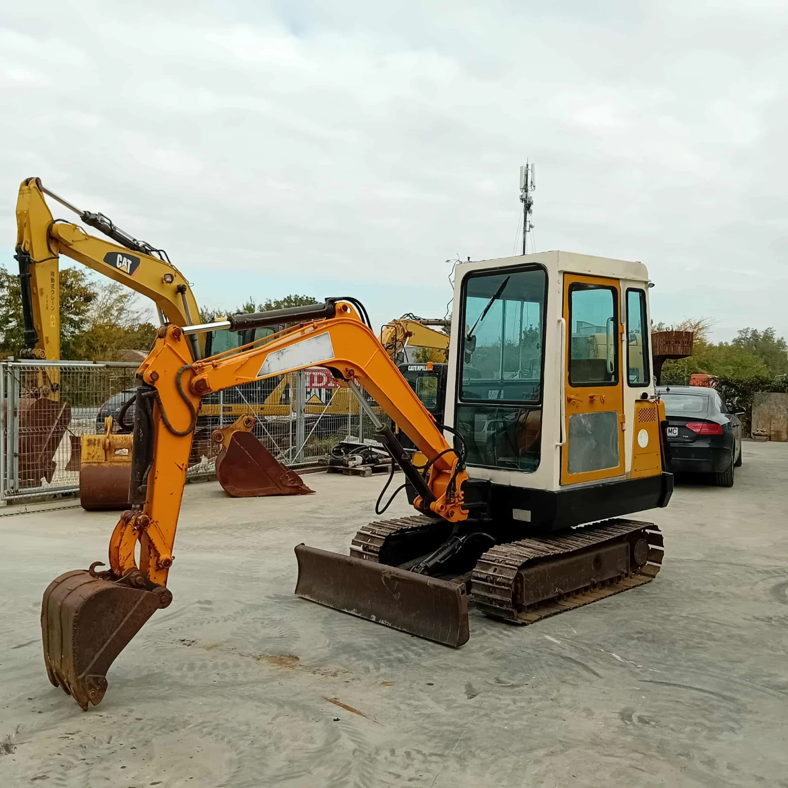  Hitachi HANIX N230-2 *  *   *  | Mobile.bg   1