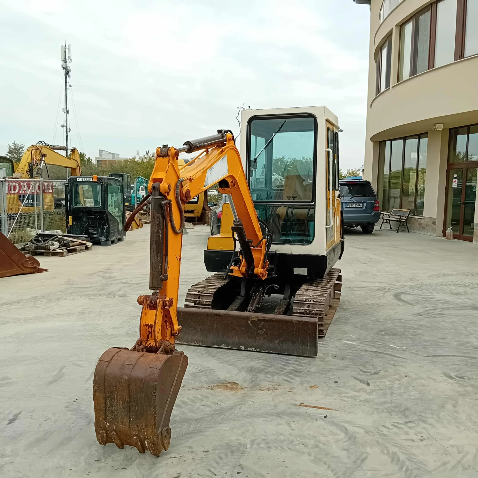  Hitachi HANIX N230-2 *  *   *  | Mobile.bg   8
