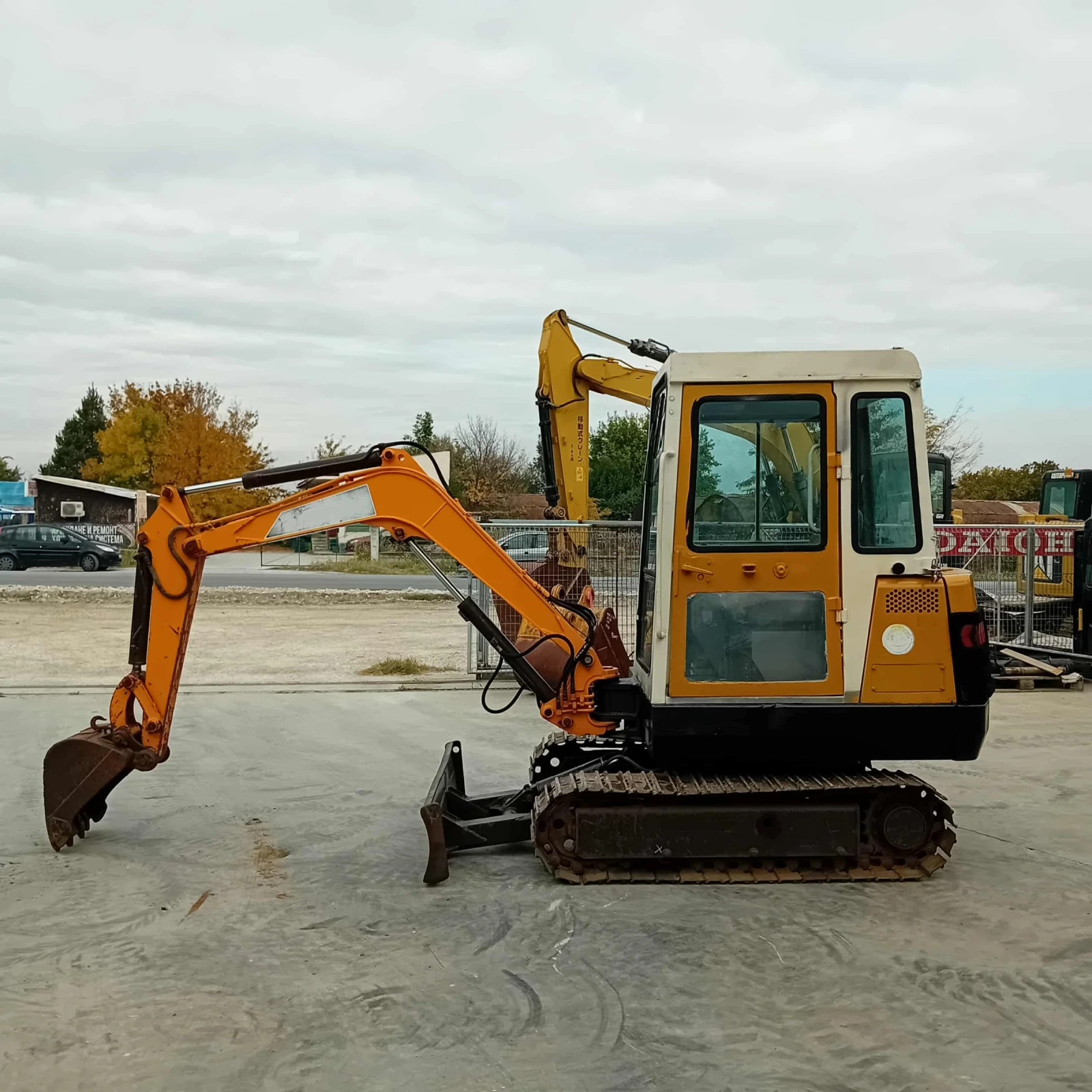  Hitachi HANIX N230-2 *  *   *  | Mobile.bg   2