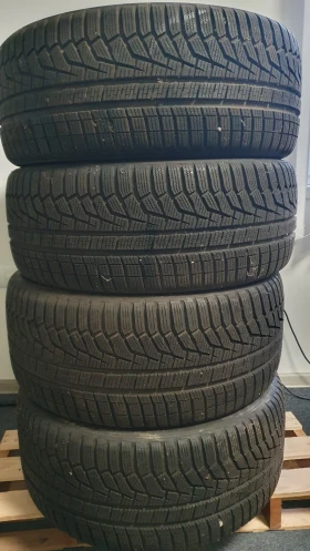 Гуми Зимни 245/40R20, снимка 2 - Гуми и джанти - 52968885