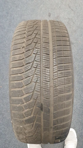 Гуми Зимни 245/40R20, снимка 8 - Гуми и джанти - 52968885