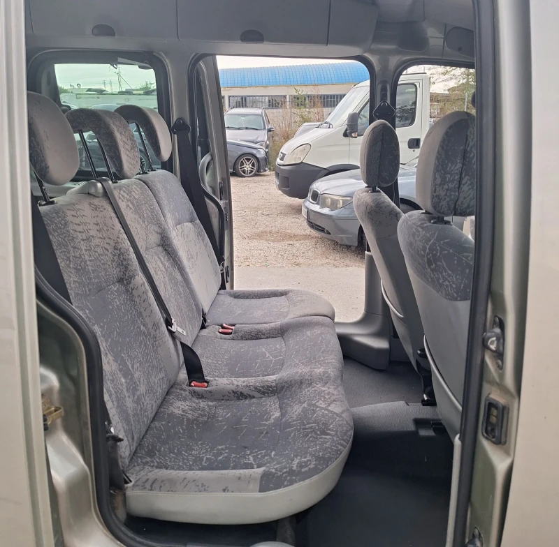 Renault Kangoo, снимка 10 - Автомобили и джипове - 47332645