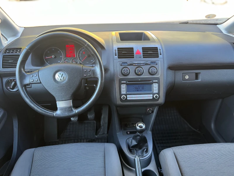 VW Touran 1.9 TDI, снимка 6 - Автомобили и джипове - 47644018