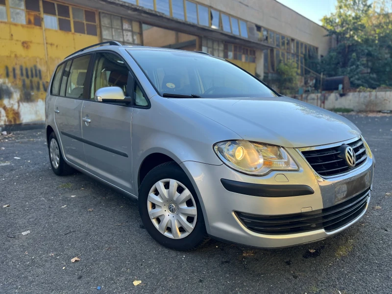 VW Touran 1.9 TDI, снимка 2 - Автомобили и джипове - 47644018