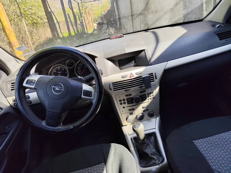 Opel Astra 1.7 cdti, снимка 3 - Автомобили и джипове - 50800426