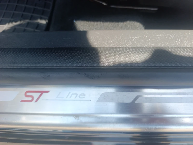 Ford Focus ST-Line 1.5 TDCI Лизинг , снимка 13 - Автомобили и джипове - 51351784