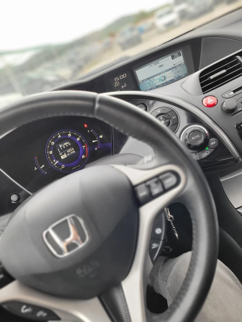 Honda Civic 1, 8-executive, снимка 8 - Автомобили и джипове - 52758000