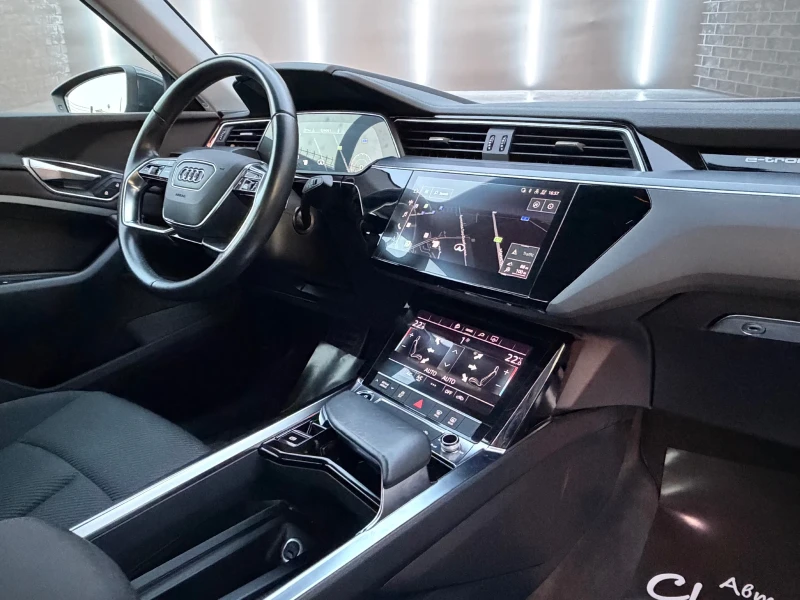 Audi E-Tron 45000км, снимка 11 - Автомобили и джипове - 53147682