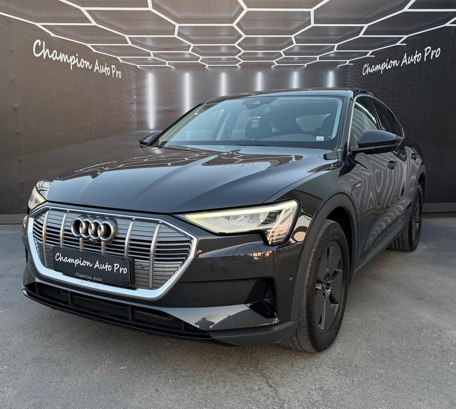 Audi E-Tron 45000км, снимка 1