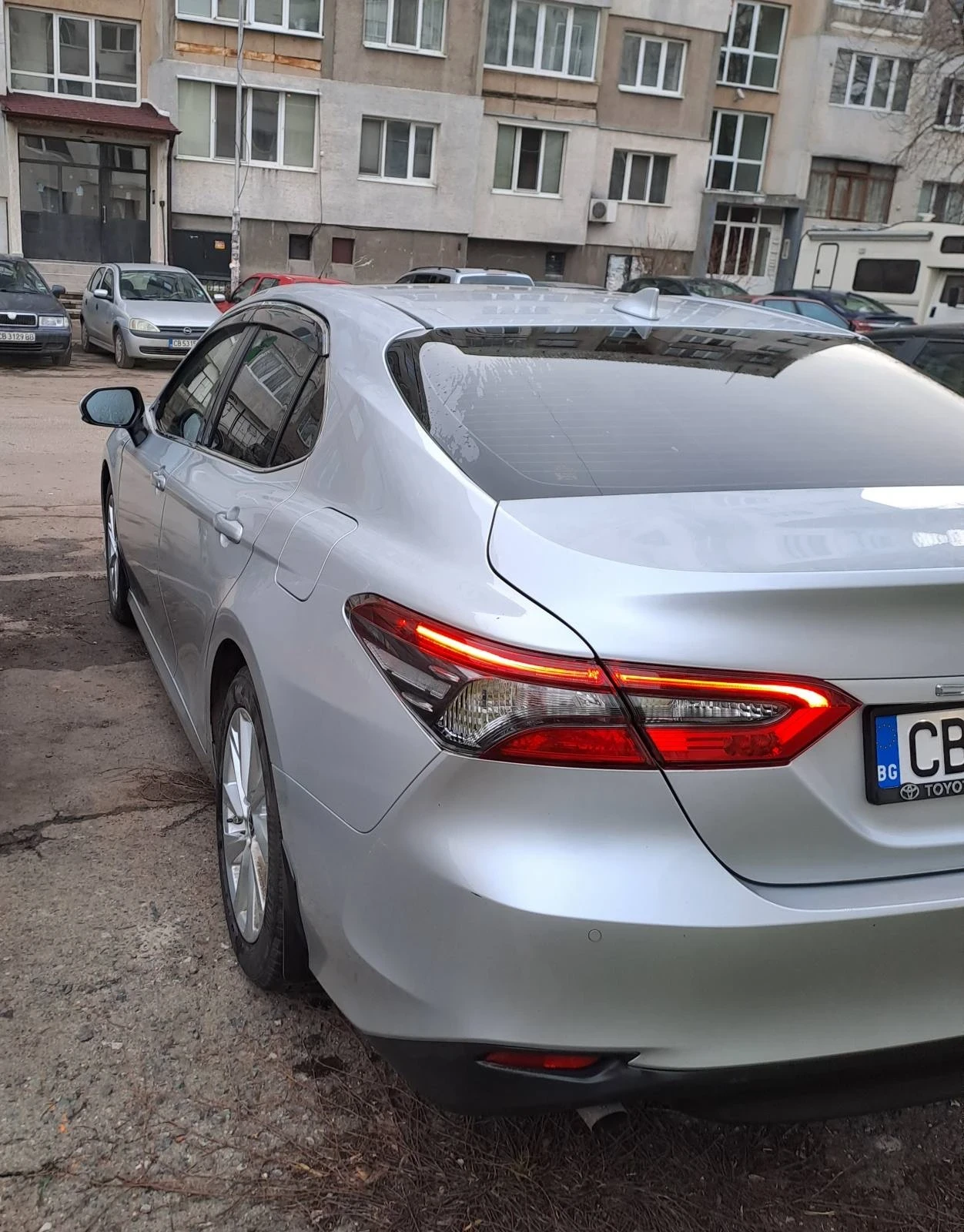 Toyota Camry Comfort 2.5 Hibryd CVT - изображение 8