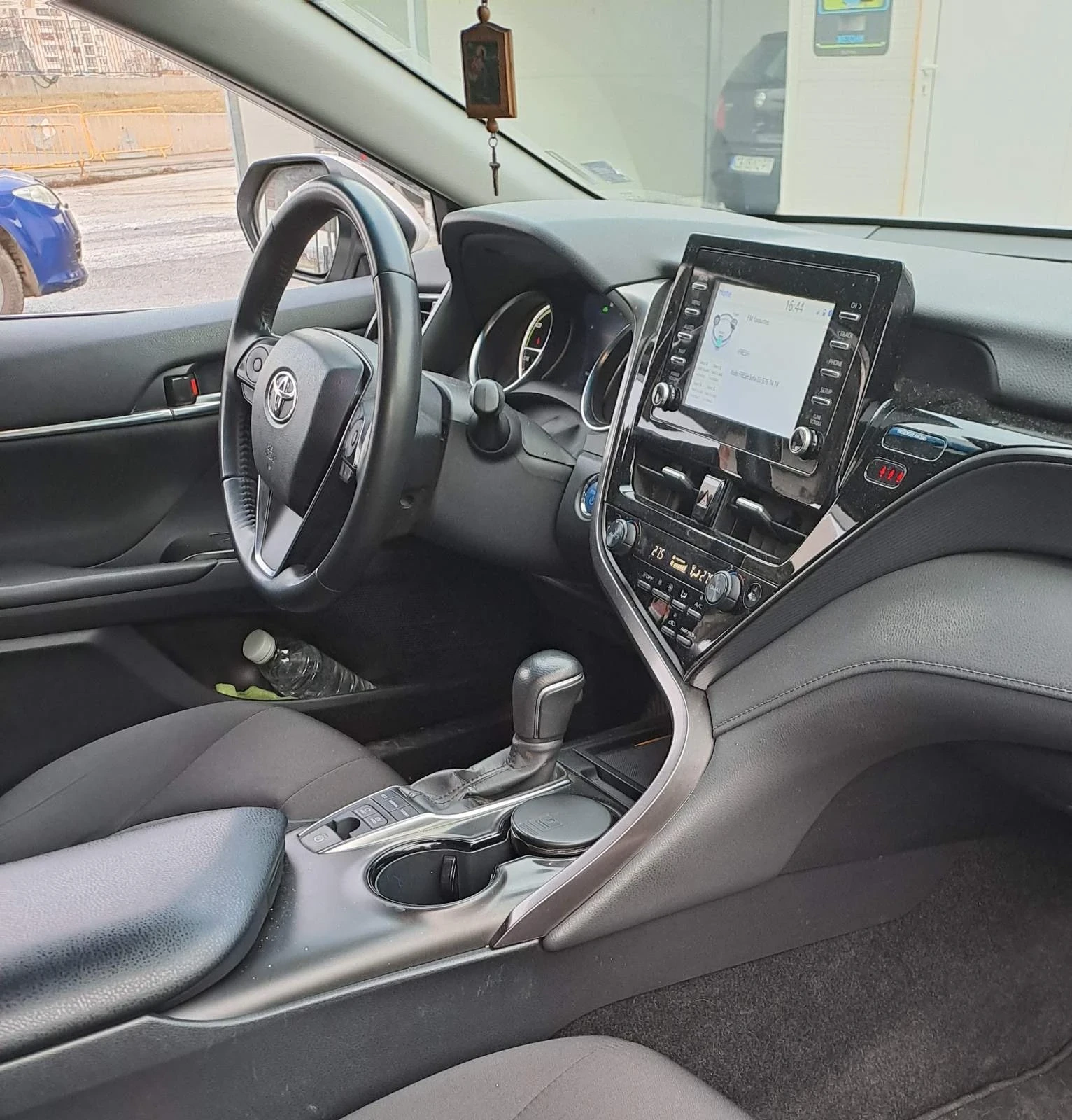 Toyota Camry Comfort 2.5 Hibryd CVT - изображение 9